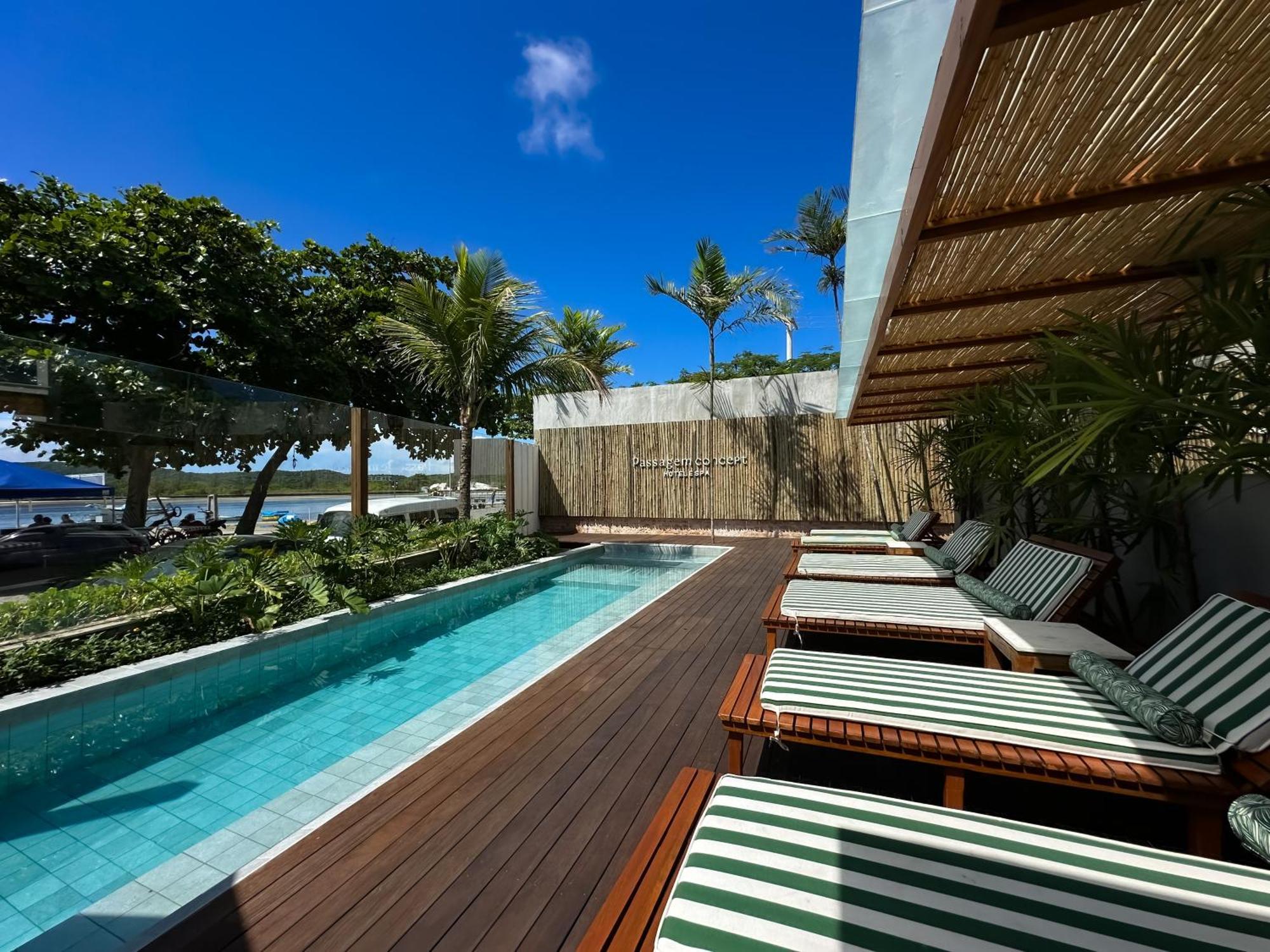 Passagem Concept Hotel E Spa Cabo Frio Exteriör bild The pool at the hotel